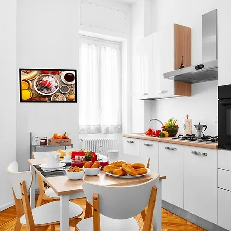 Exclusive 3 Bedrooms Near Duomo 米兰