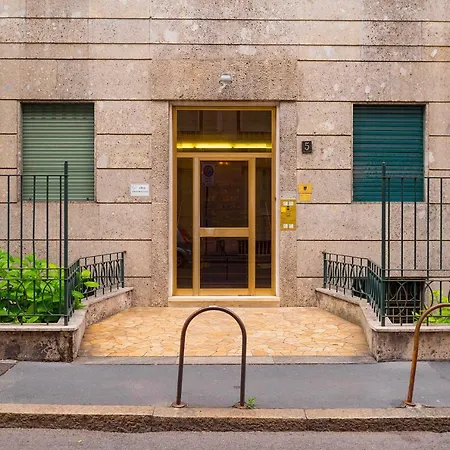 Exclusive 3 Bedrooms Near Duomo * 米兰